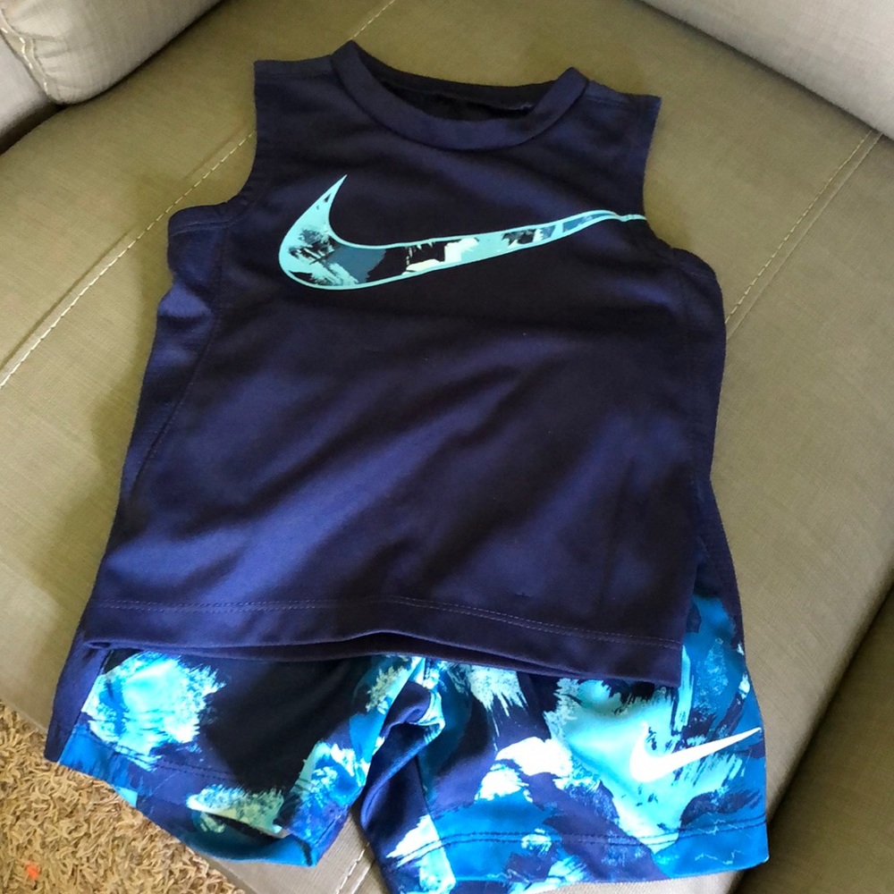 24m Nike boys set